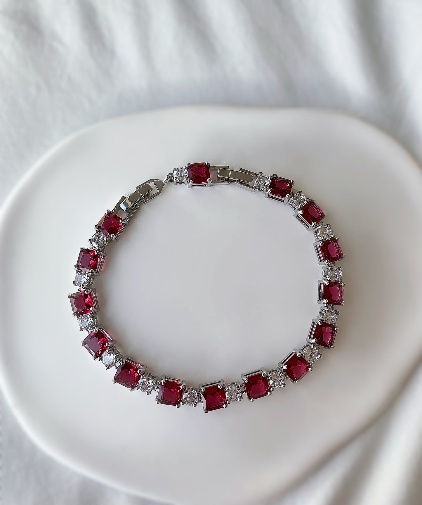 Evve Ruby Stone