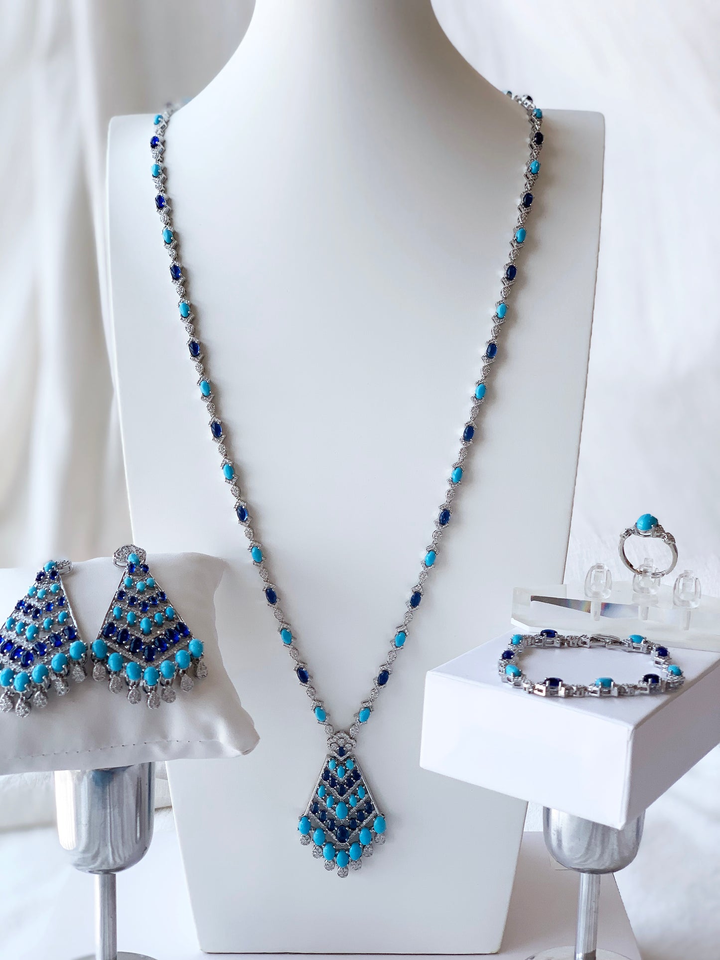 Azure Set
