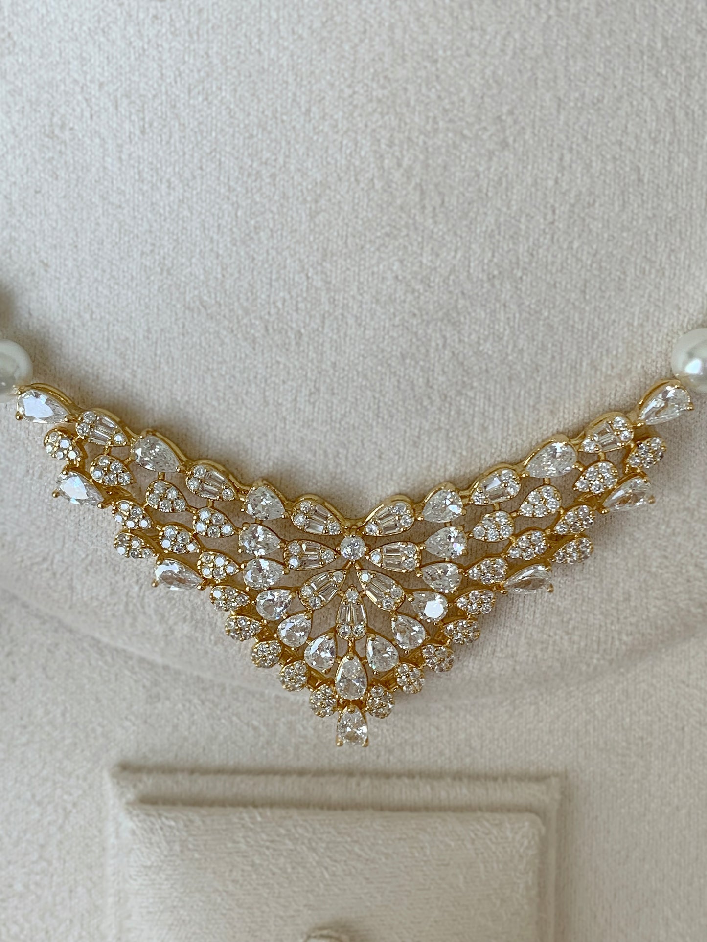 Royal Pearl Bloom
