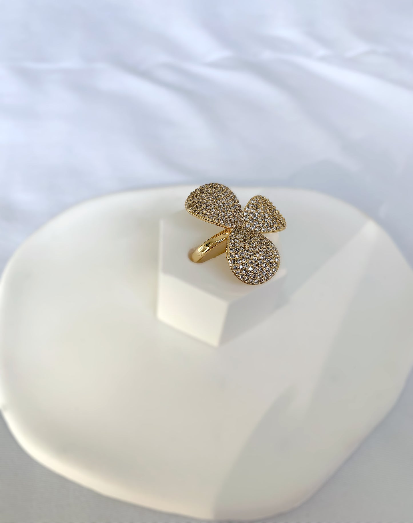 Éclat Petal Gold