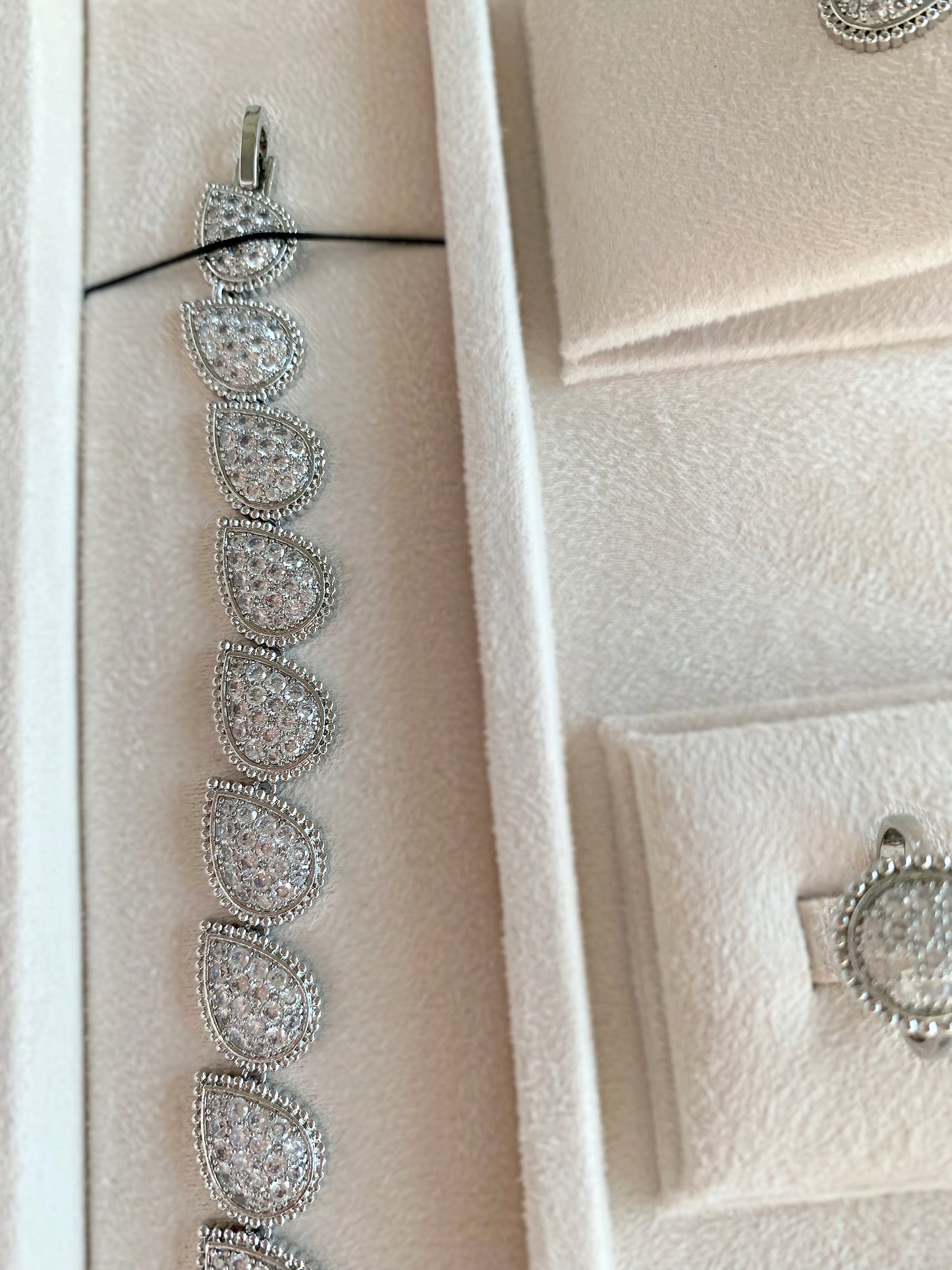 Silver Teardrop Luxe