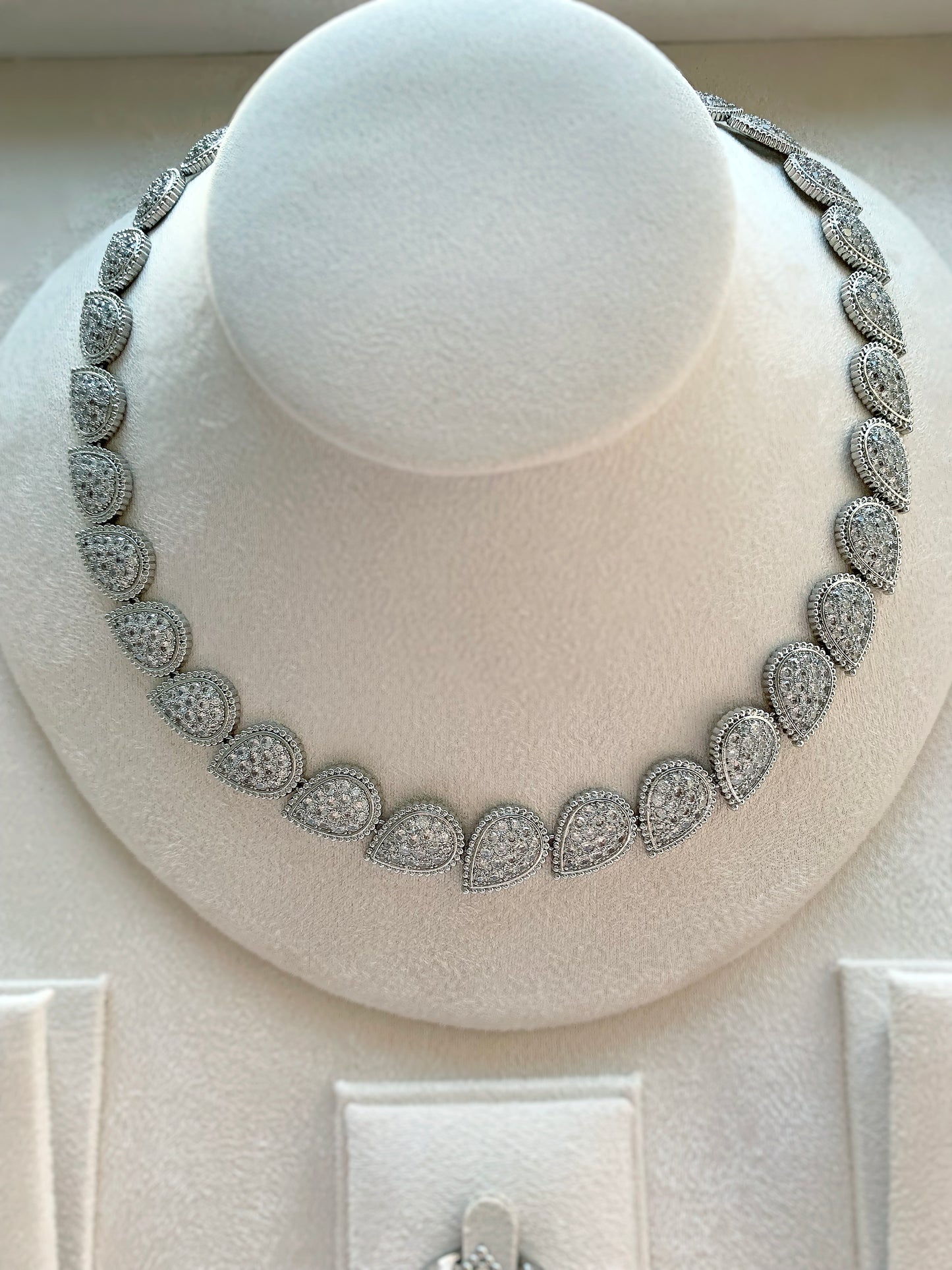 Silver Teardrop Luxe