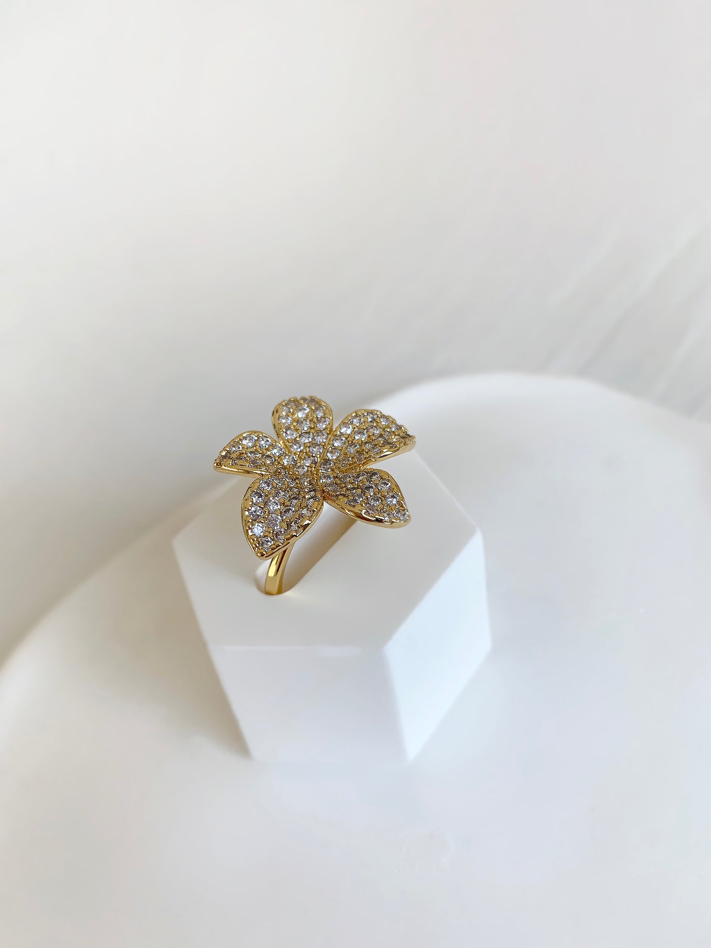 Moonflower Gold