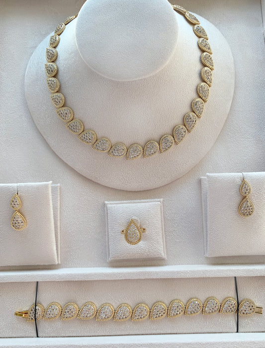 Golden Teardrop Luxe
