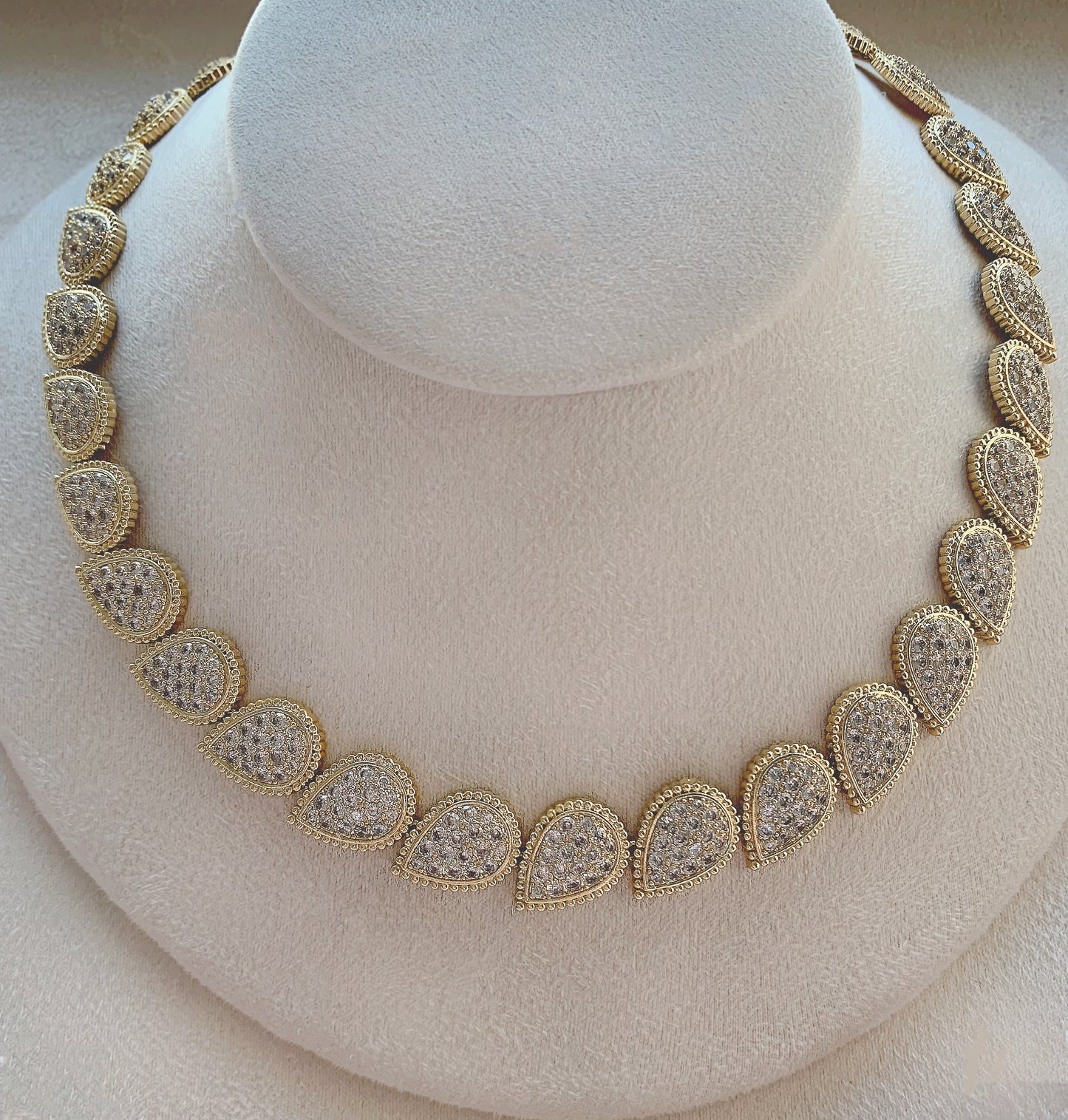 Golden Teardrop Luxe