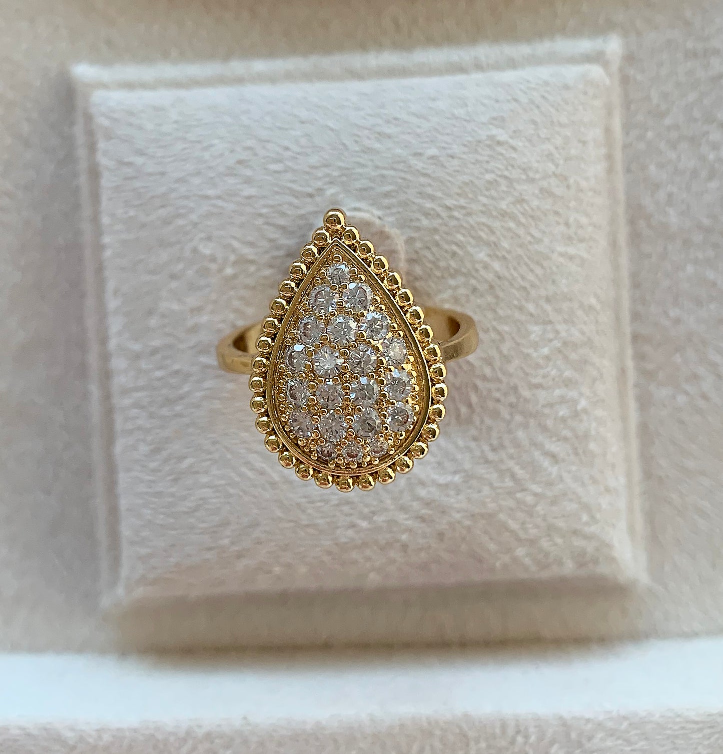 Golden Teardrop Luxe