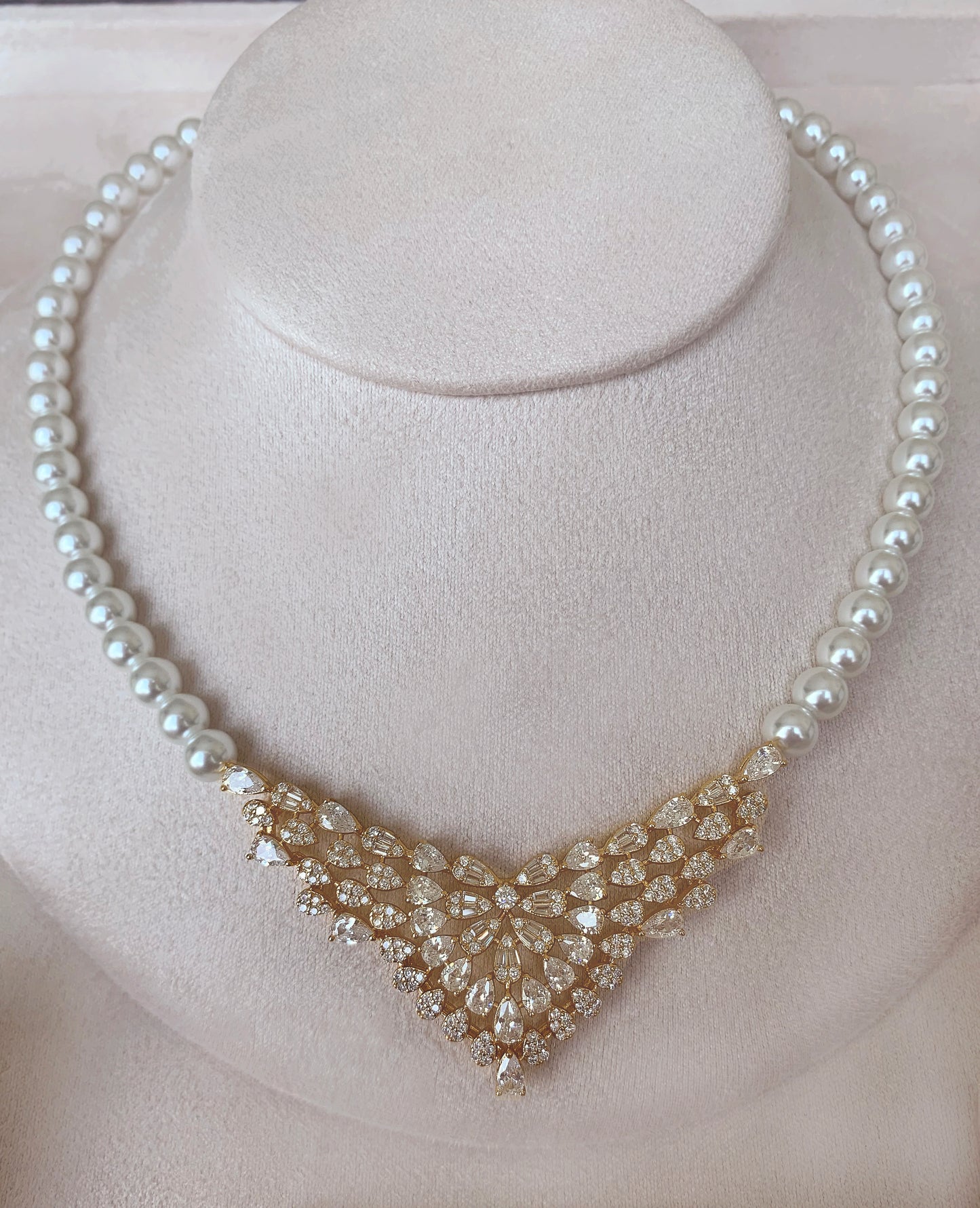 Royal Pearl Bloom