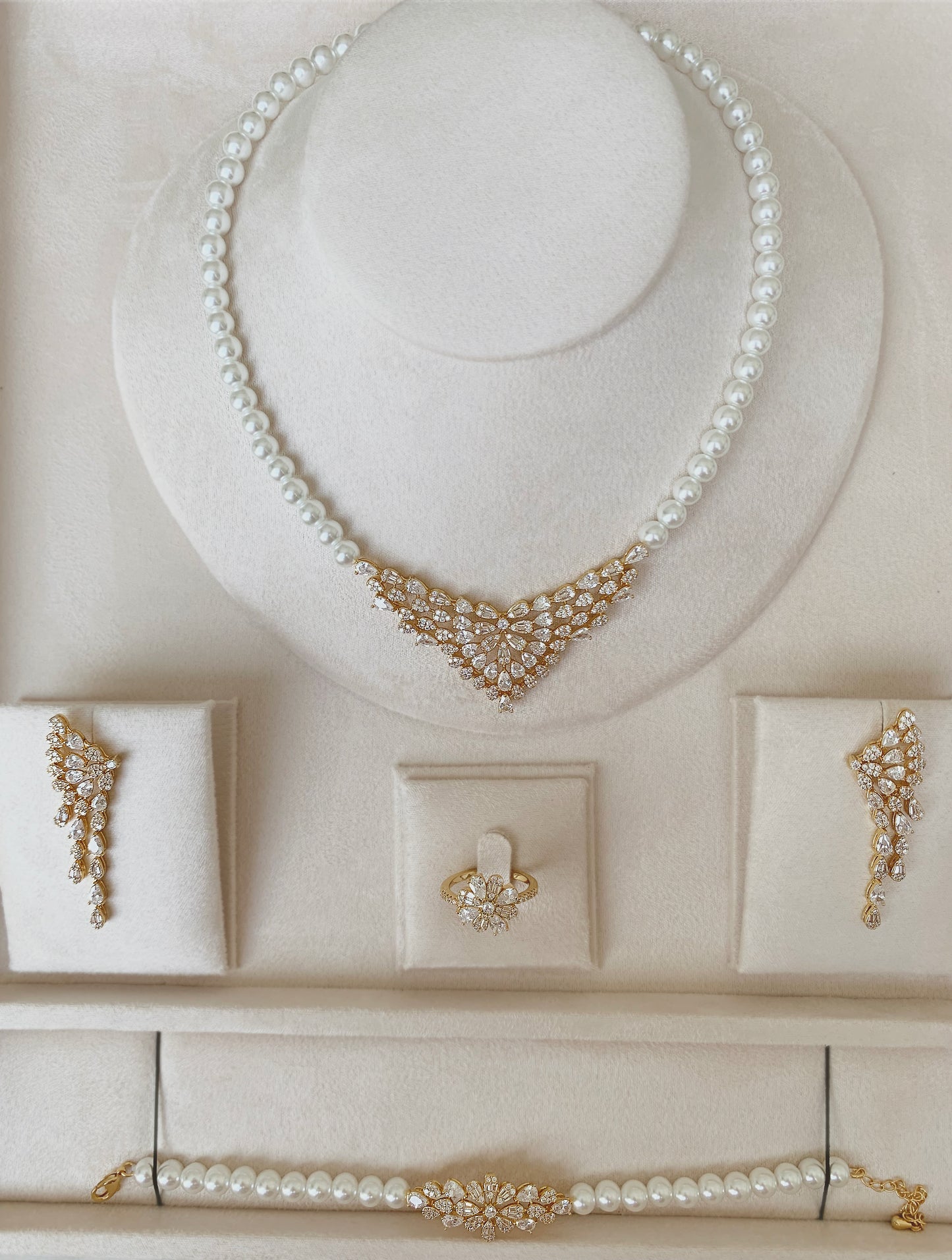 Royal Pearl Bloom