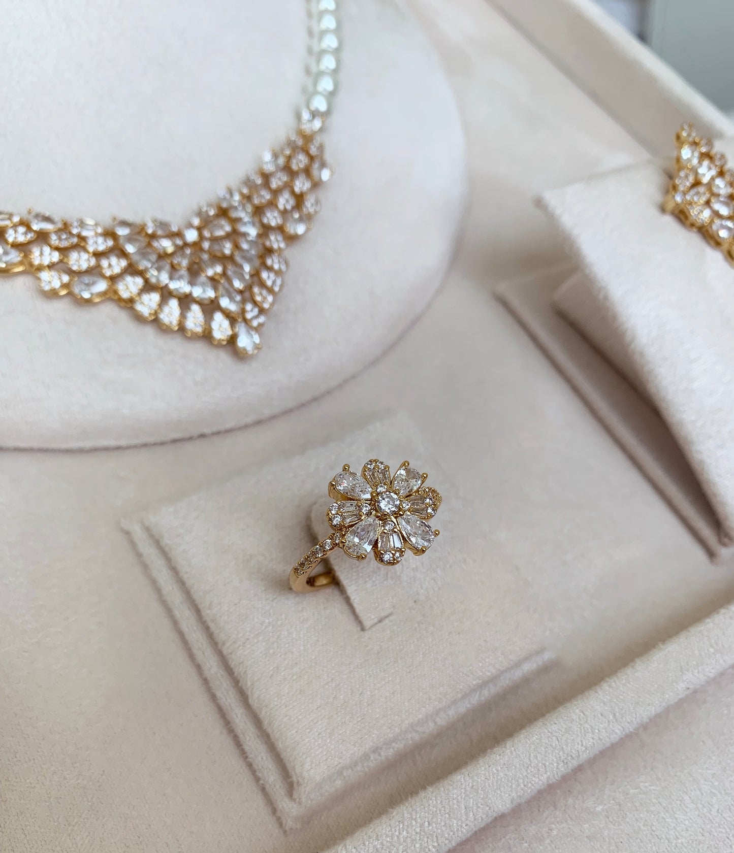 Royal Pearl Bloom